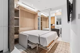 300 Biscayne Blvd, Miami, FL 33131 - Photo 9