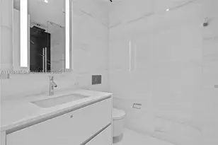 300 Biscayne Blvd, Miami, FL 33131 - Photo 15
