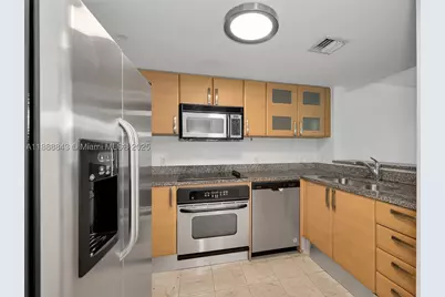 2101 Brickell #905, Miami, FL 33129 - Photo 3