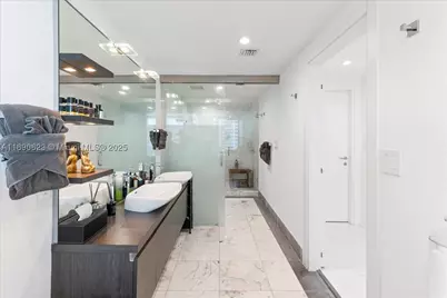 200 Biscayne Boulevard #3608, Miami, FL 33131 - Photo 17