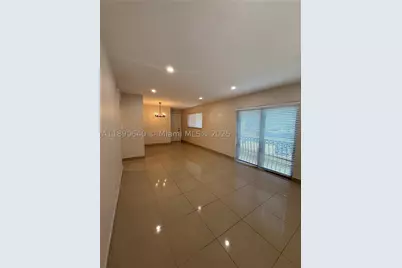 100 SE 5th #1, Hallandale Beach, FL 33009 - Photo 7