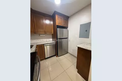 100 SE 5th #1, Hallandale Beach, FL 33009 - Photo 17
