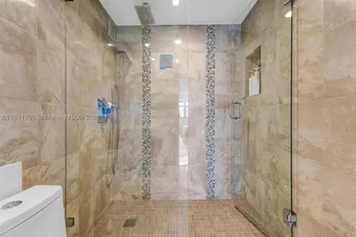 5838 Collins #11B, Miami Beach, FL 33140 - Photo 11