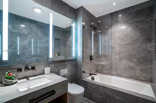 300 N Biscayne, Miami, FL 33132 - Photo 11