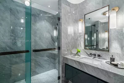 300 N Biscayne #7803, Miami, FL 33132 - Photo 13