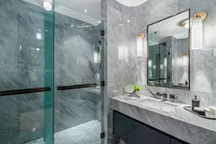 300 N Biscayne, Miami, FL 33132 - Photo 13