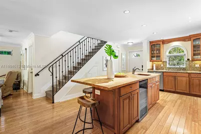 12 NE 26th, Wilton Manors, FL 33305 - Photo 11