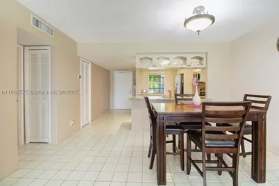 605 Oaks #305, Pompano Beach, FL 33069 - Photo 7