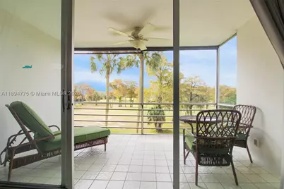 605 Oaks #305, Pompano Beach, FL 33069 - Photo 9