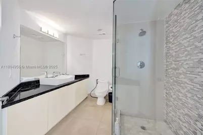 1000 E Island #1403, Aventura, FL 33160 - Photo 31