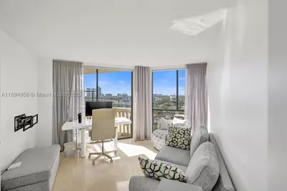 1000 E Island #1403, Aventura, FL 33160 - Photo 35