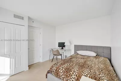 1000 E Island #1403, Aventura, FL 33160 - Photo 29
