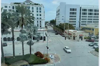 299 Alhambra #401, Coral Gables, FL 33134 - Photo 5