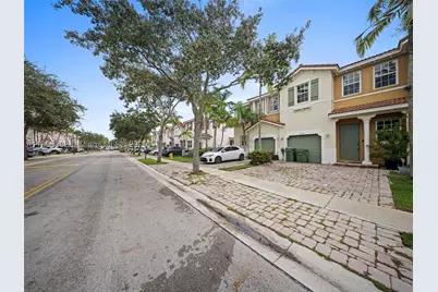 2104 NE 3rd, Homestead, FL 33033 - Photo 3
