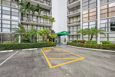 800 Parkview #605, Hallandale Beach, FL 33009 - Photo 35