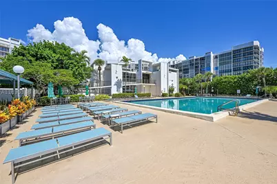 800 Parkview #605, Hallandale Beach, FL 33009 - Photo 31