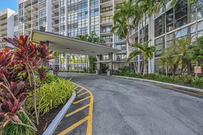 800 Parkview #605, Hallandale Beach, FL 33009 - Photo 23