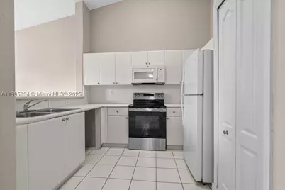 1677 SE 27th #202, Homestead, FL 33035 - Photo 9