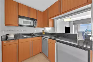 1435 Brickell, Miami, FL 33131 - Photo 9