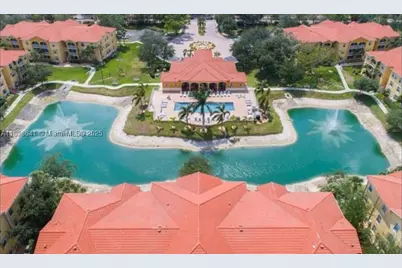 4122 Residence #102, Fort Myers, FL 33901 - Photo 3