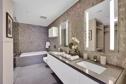 88 SW 7th #1408, Miami, FL 33130 - Photo 13