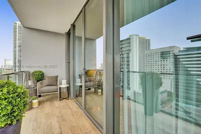 88 SW 7th #1408, Miami, FL 33130 - Photo 15