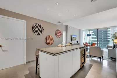 88 SW 7th #1408, Miami, FL 33130 - Photo 3
