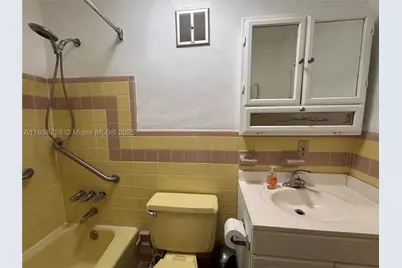 441 Collins #27, Miami Beach, FL 33139 - Photo 23