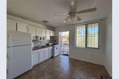 441 Collins #27, Miami Beach, FL 33139 - Photo 29