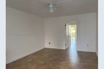 441 Collins #27, Miami Beach, FL 33139 - Photo 7