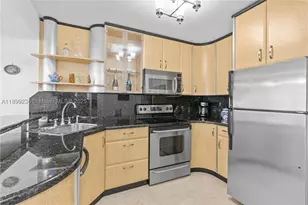 20379 W Country Club, Aventura, FL 33180 - Photo 9