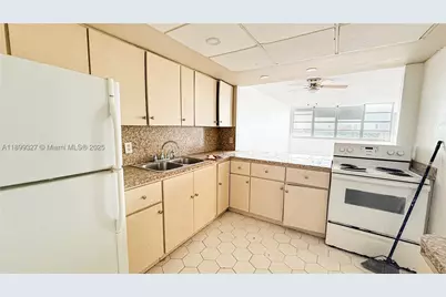 1351 NE Miami Gardens #1404E, Miami, FL 33179 - Photo 5