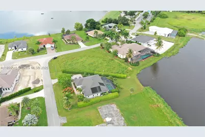 18018 Royal Hammock, Naples, FL 34114 - Photo 11