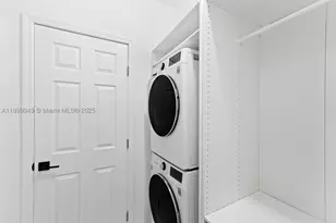 1515 W, Miami Beach, FL 33139 - Photo 25