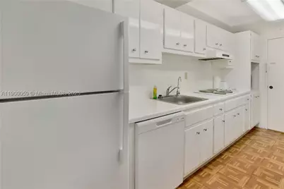 100 Lincoln #607, Miami Beach, FL 33139 - Photo 17