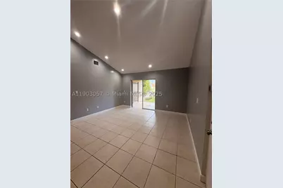 18850 NW 57th #306, Hialeah, FL 33015 - Photo 5