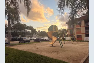 18850 NW 57th #306, Hialeah, FL 33015 - Photo 15