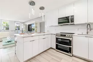 100 Lincoln, Miami Beach, FL 33139 - Photo 15