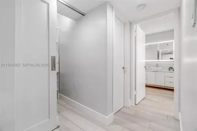 100 Lincoln #323, Miami Beach, FL 33139 - Photo 17