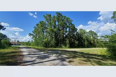 676 Kodak, Lehigh Acres, FL 33972 - Photo 3