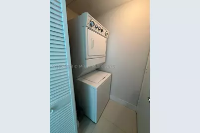 244 Biscayne #908, Miami, FL 33132 - Photo 17