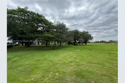 18750 SW 207th, Miami, FL 33187 - Photo 3