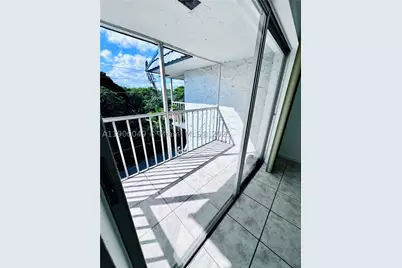 12290 NE 11th #305, North Miami, FL 33161 - Photo 17
