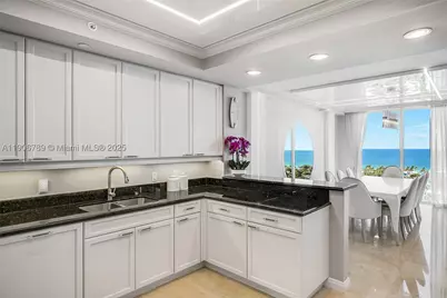 20201 E Country Club #1903, Aventura, FL 33180 - Photo 13