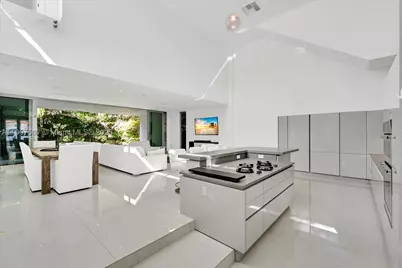 7830 Atlantic, Miami Beach, FL 33141 - Photo 5
