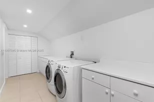 808 Brickell Key, Miami, FL 33131 - Photo 39