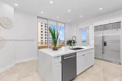 808 Brickell Key #3901, Miami, FL 33131 - Photo 17