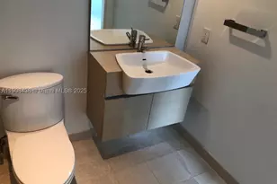 200 Biscayne Blvd, Miami, FL 33131 - Photo 9