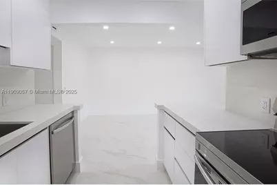 13250 SW 7th #204L, Pembroke Pines, FL 33027 - Photo 7