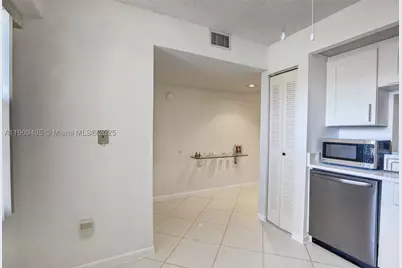 13105 SW 16th #407L, Pembroke Pines, FL 33027 - Photo 5